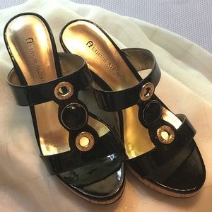 Designer Etienne Aigner, Black sandals/size 6